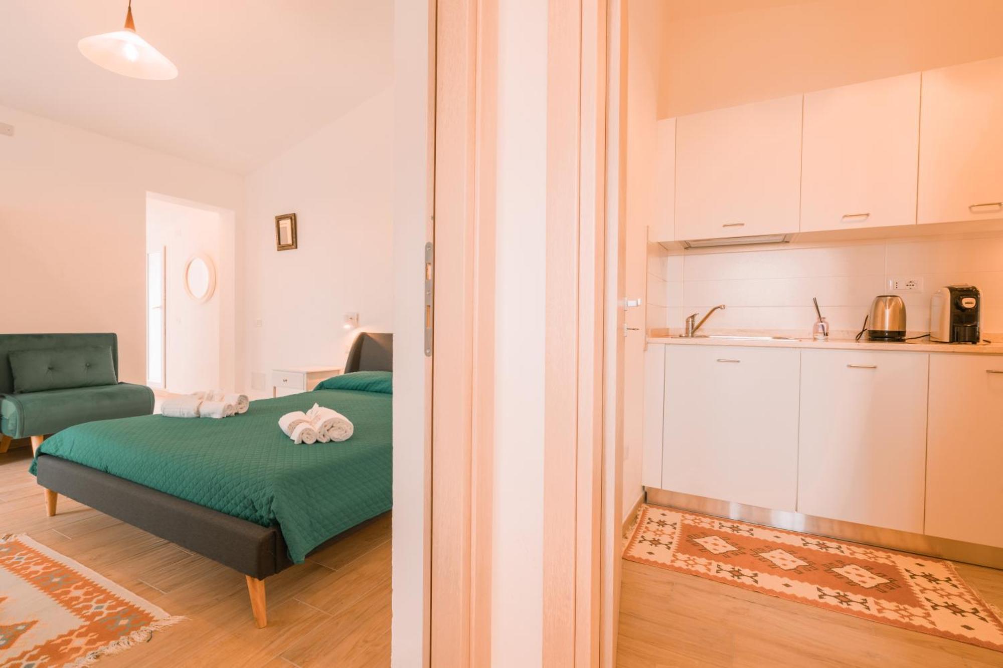 Апартаменти Domus Lucia 1 Санта-Лючія Екстер'єр фото